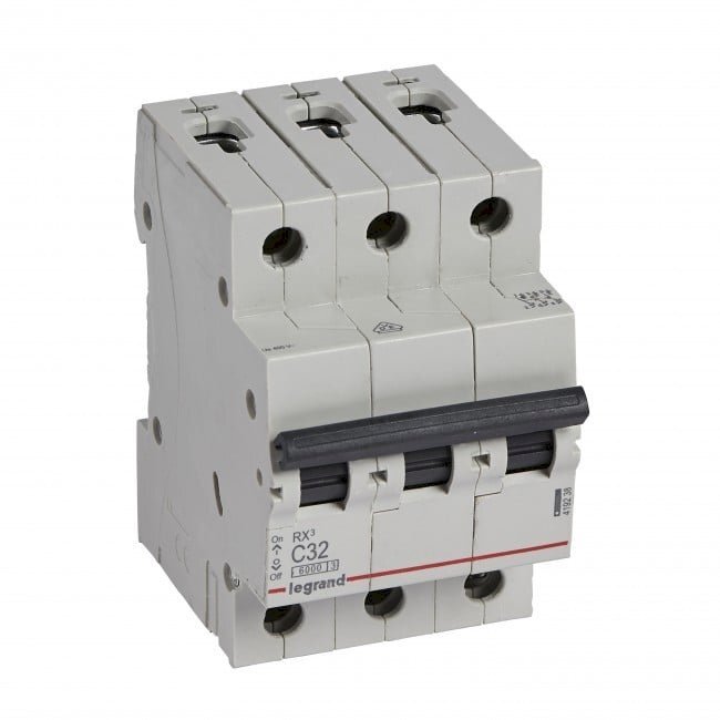Automatinis jungiklis MCB RX3 Legrand 419238 (32A, 3P, 230V, 6kA) Automatinis jungiklis MCB RX3 Legrand 419238 (32A, 3P, 230V, 6kA)
